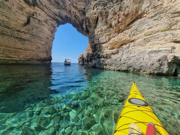 kayaking-paksos