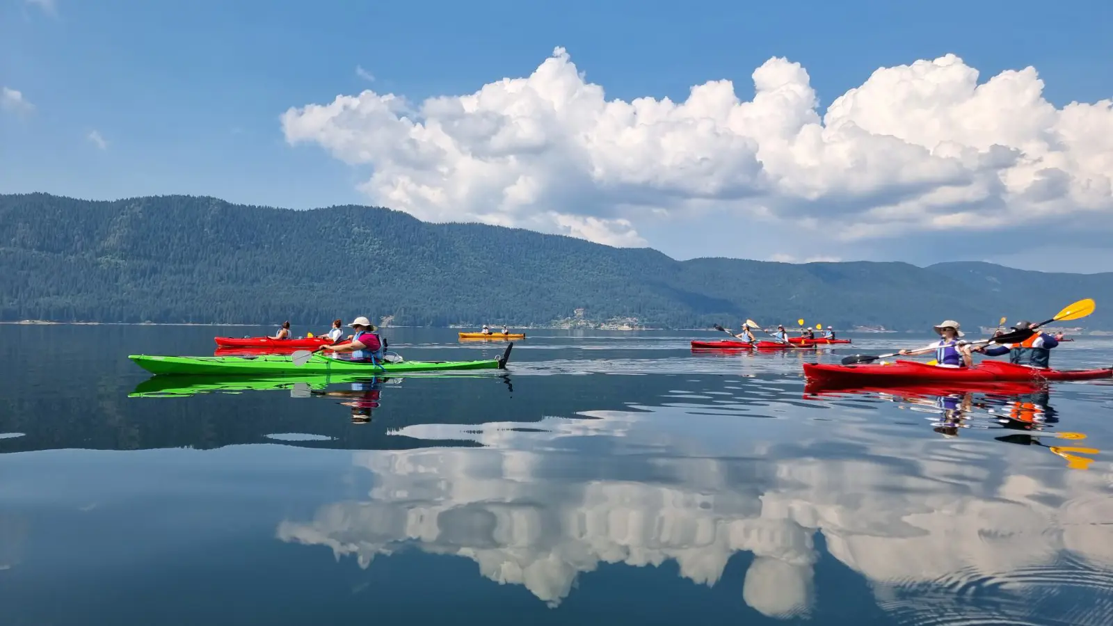 kayaking-shiroka-polyana-dospat-dam