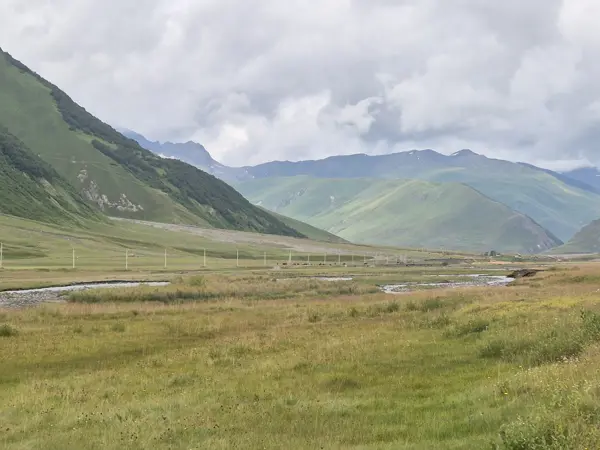 kazbegi-trekking-gruzia