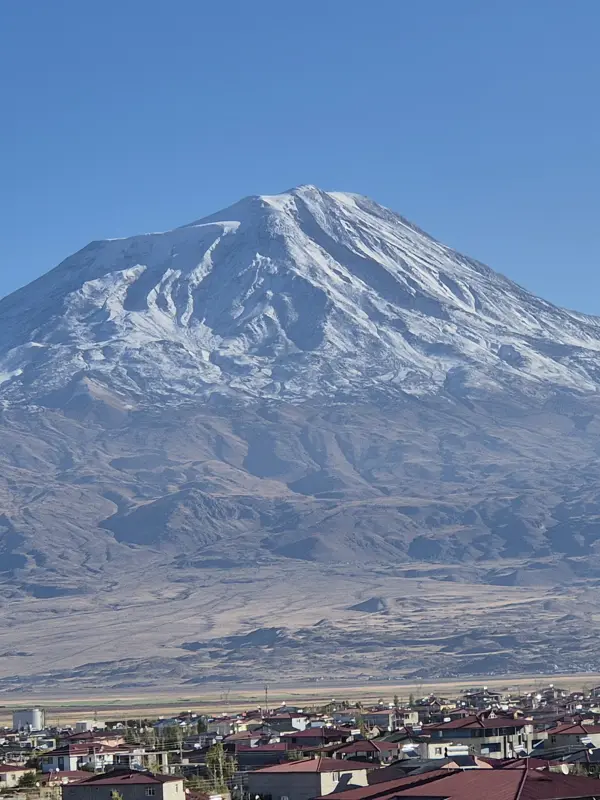 trek-ararat-peak