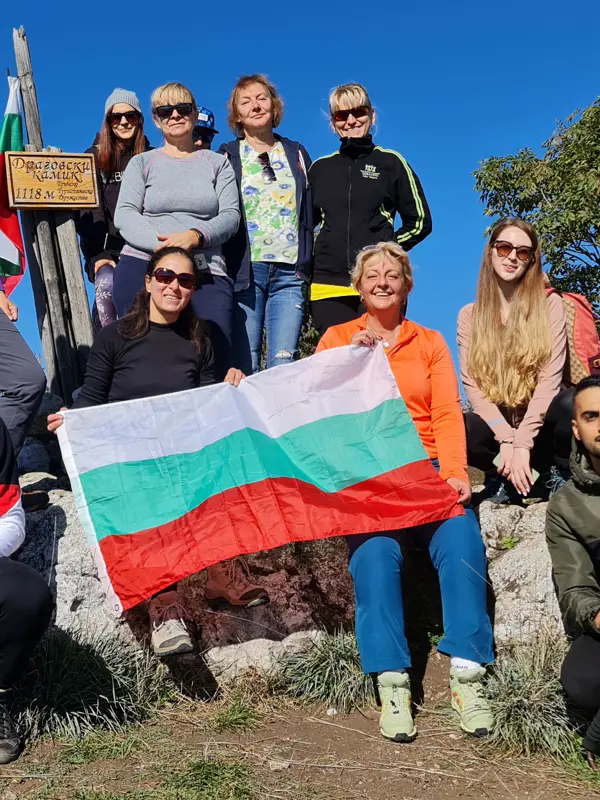 trek-dragovski-kamik-sacred-pit-garlo