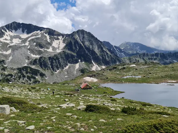 trek-e4-vihren-hut-kamenitsa-peak