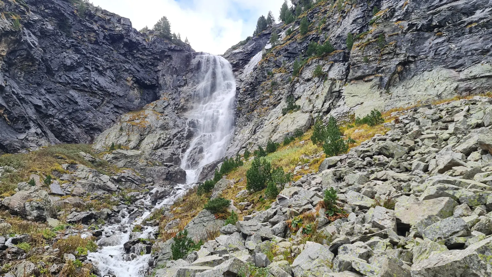 trek-kabul-skakvitsa-waterfall