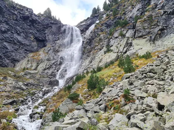 trek-kabul-skakvitsa-waterfall