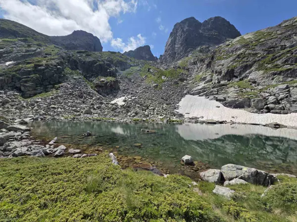trek-malyovitsa-lakes-ushite-peak