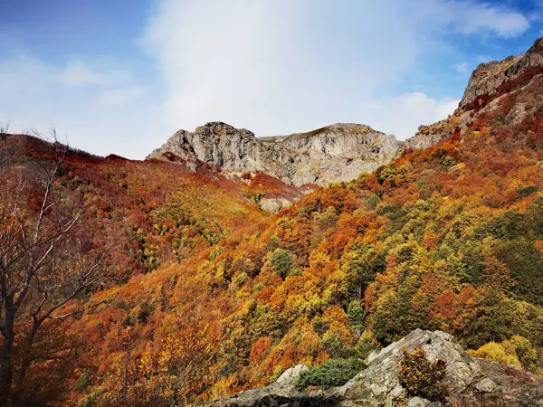 trek-botev-peak-rayskoto-praskalo-waterfall